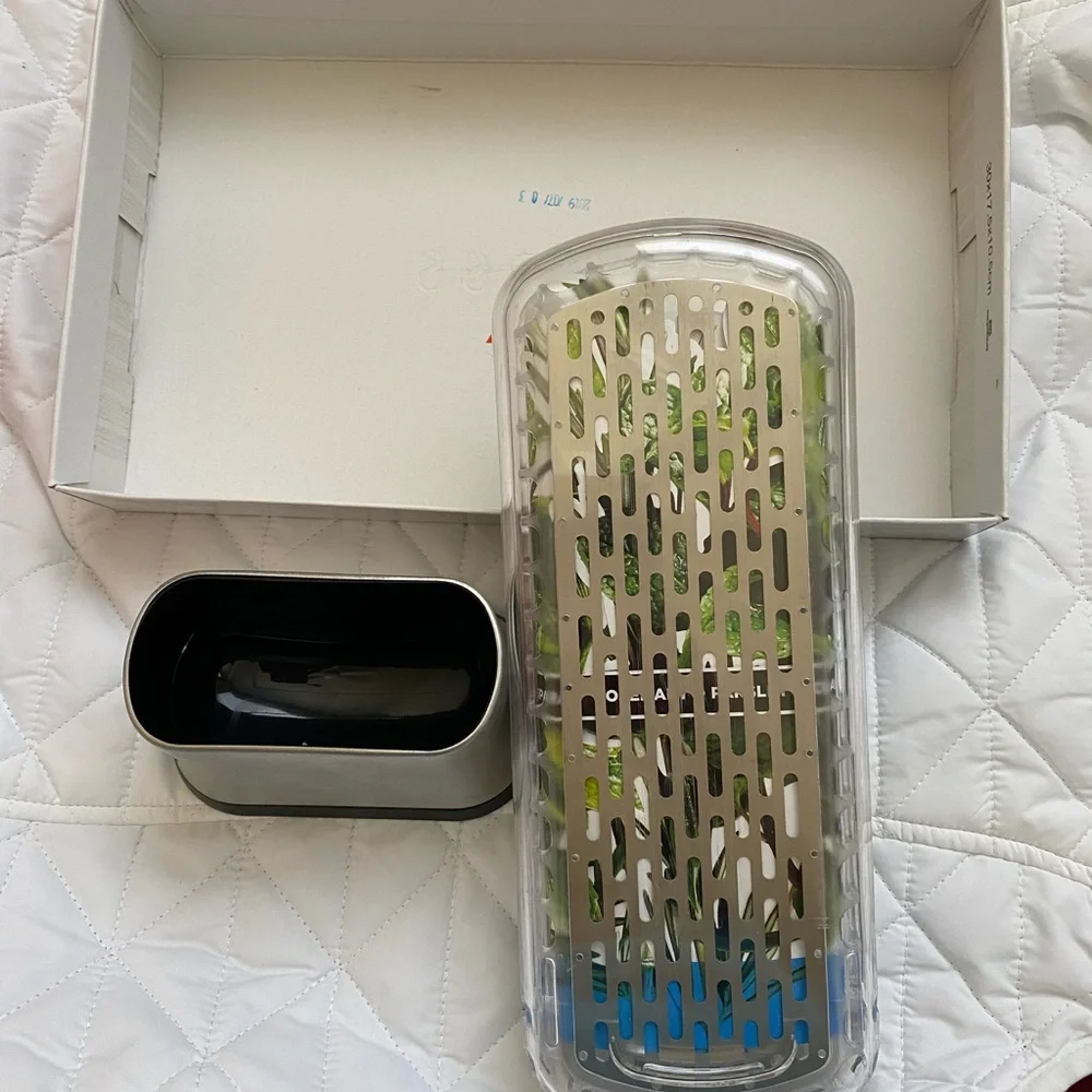 1 pc BRAND NEW of PREPARA herb keeper